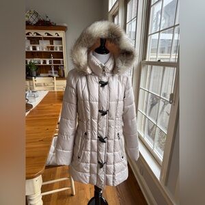 Laundry by Design Women’s Cream Color Puffer Jacket Size L with Toggle Closures
